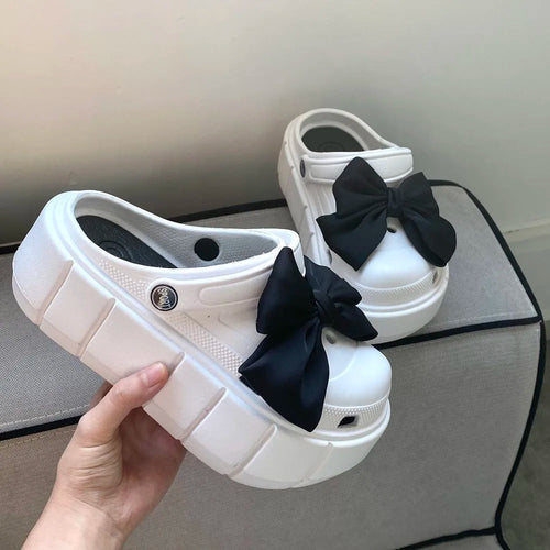 Women's platform sandals with soft cushioned footbed.