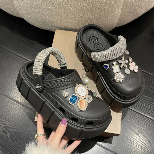 Comfortable everyday slides for women made from lightweight EVA.